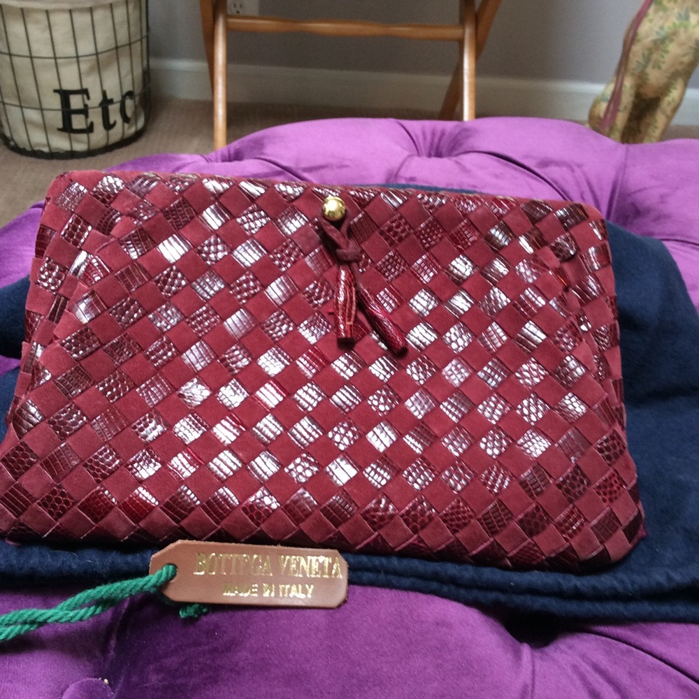 Bottega Venetia burgundy clutch
